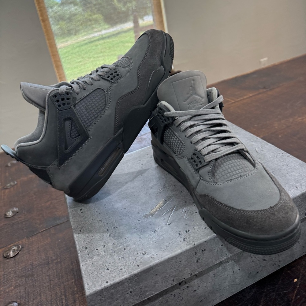 Air Jordan Retro SE Wet Cement